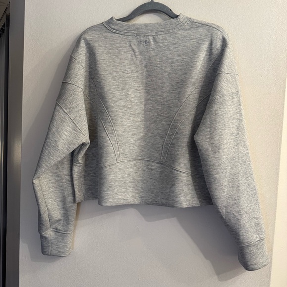 YPB Abercrombie & Fitch Women’s neoKnit Mini Crew Neck Sweatshirt Size Small - Picture 3 of 5